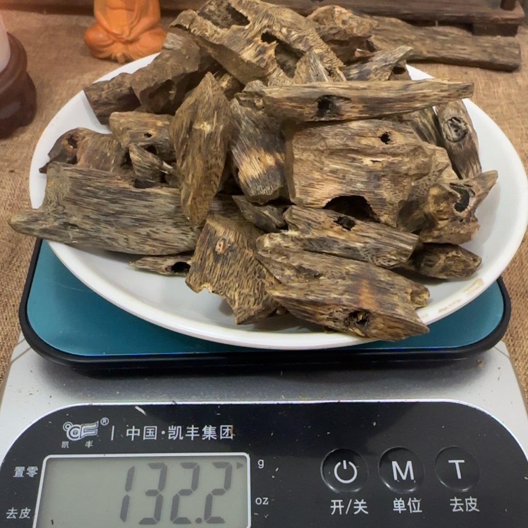 沉香碎屑沉香乌身块料