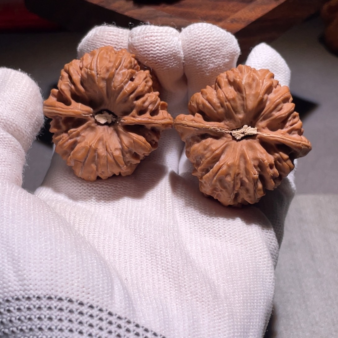 文玩核桃吊坠38 40 平谷凹底 2971