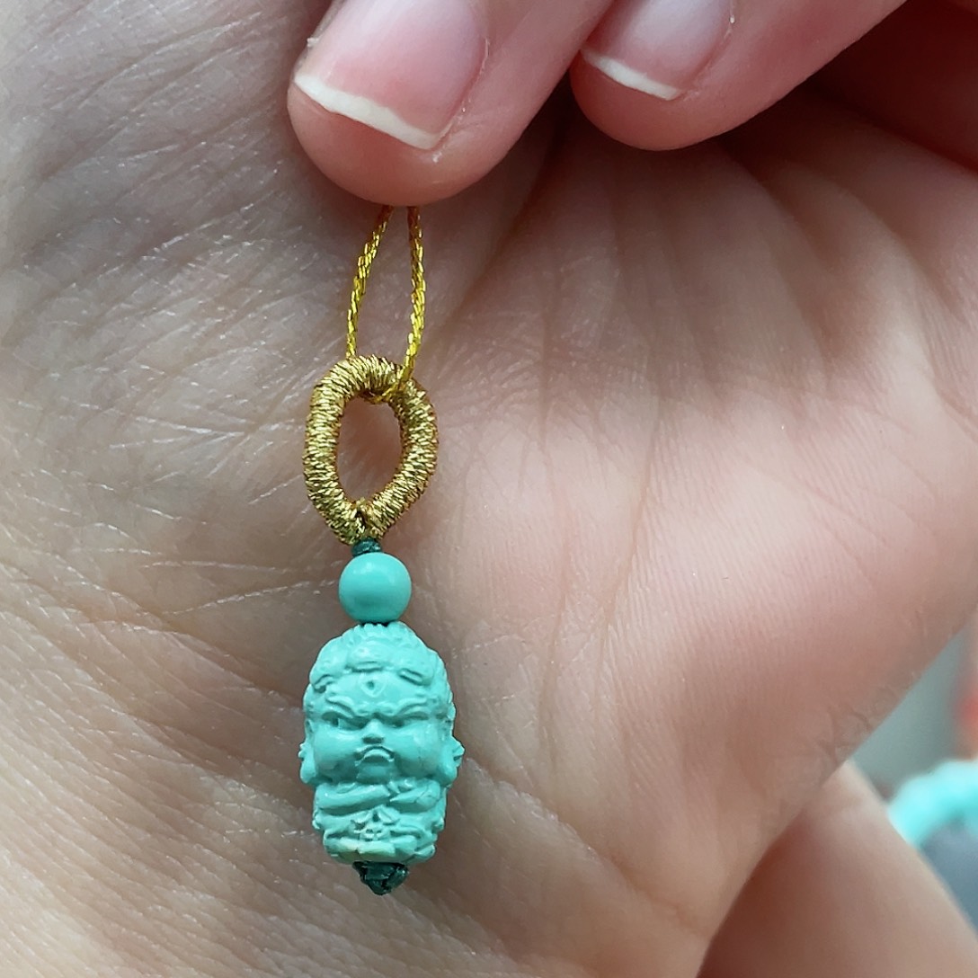 绿松石颈饰未镶嵌