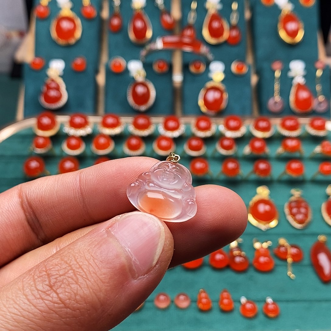 南红玛瑙颈饰18K金镶嵌