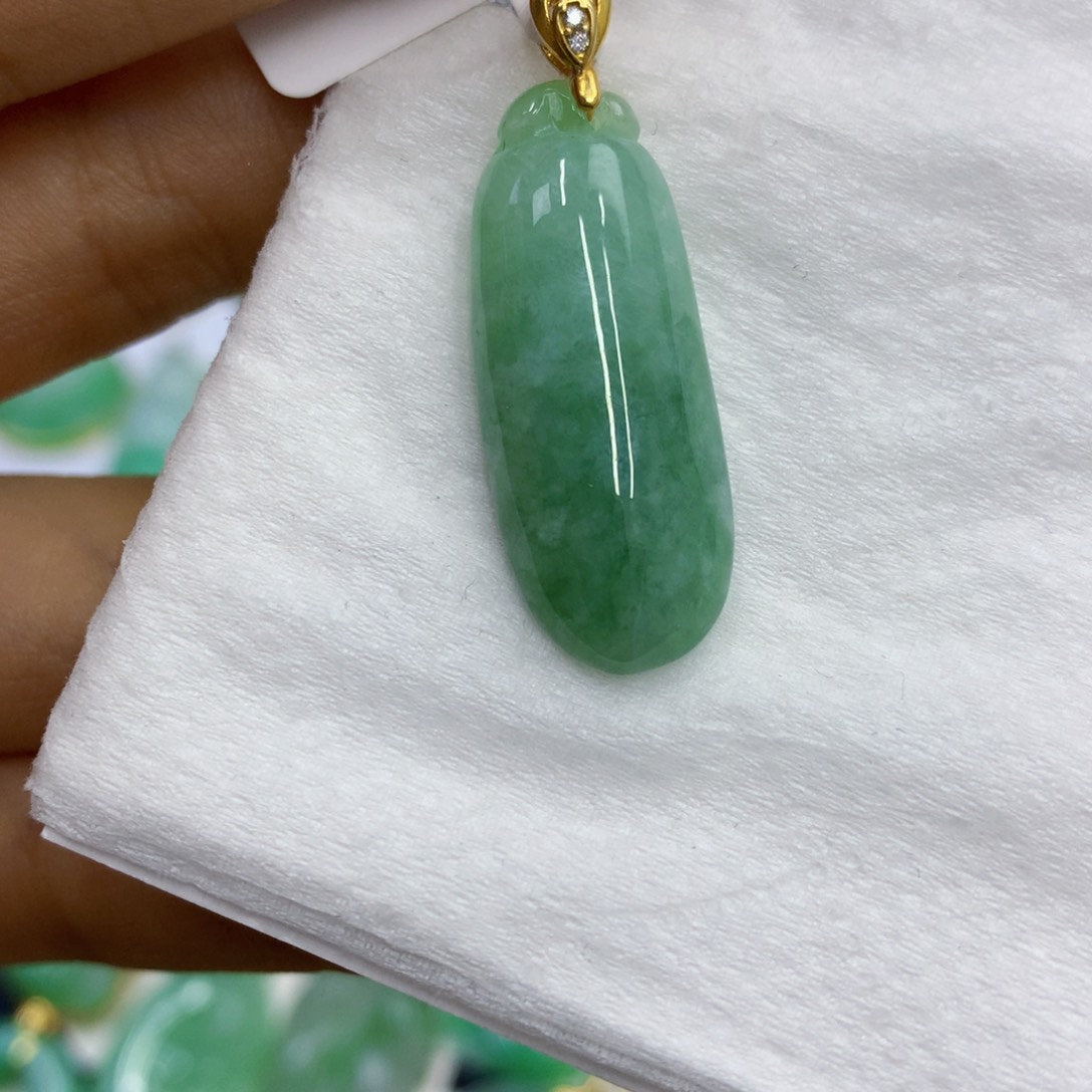 翡翠未镶嵌颈饰翡翠