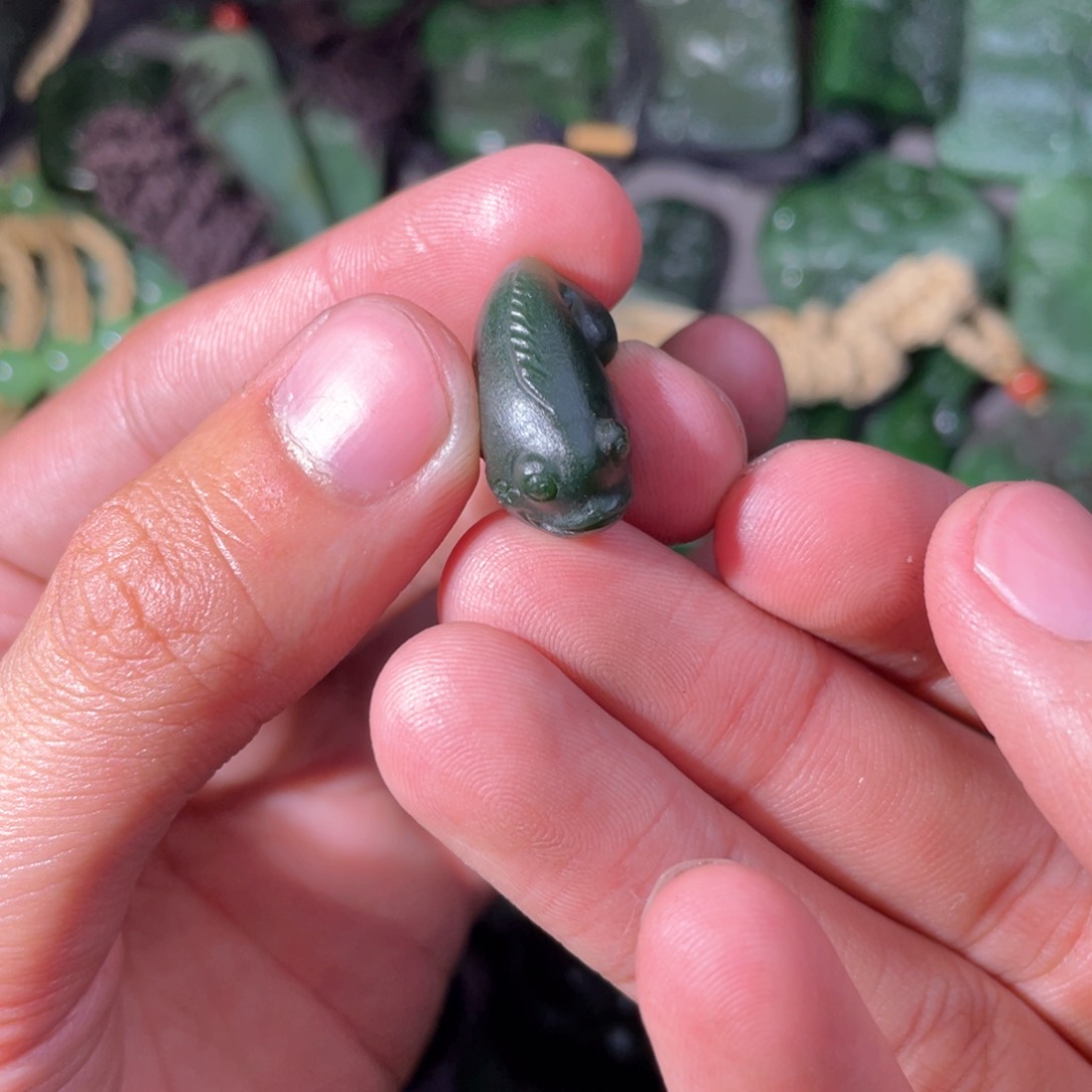 和田玉（碧玉）颈饰未镶嵌静****会