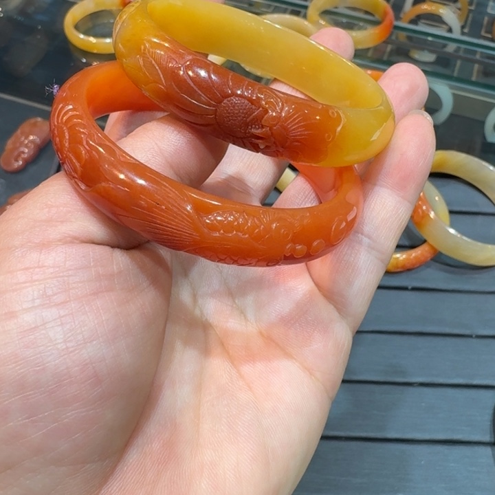 虎***石英质玉（金丝玉）未镶嵌手镯57