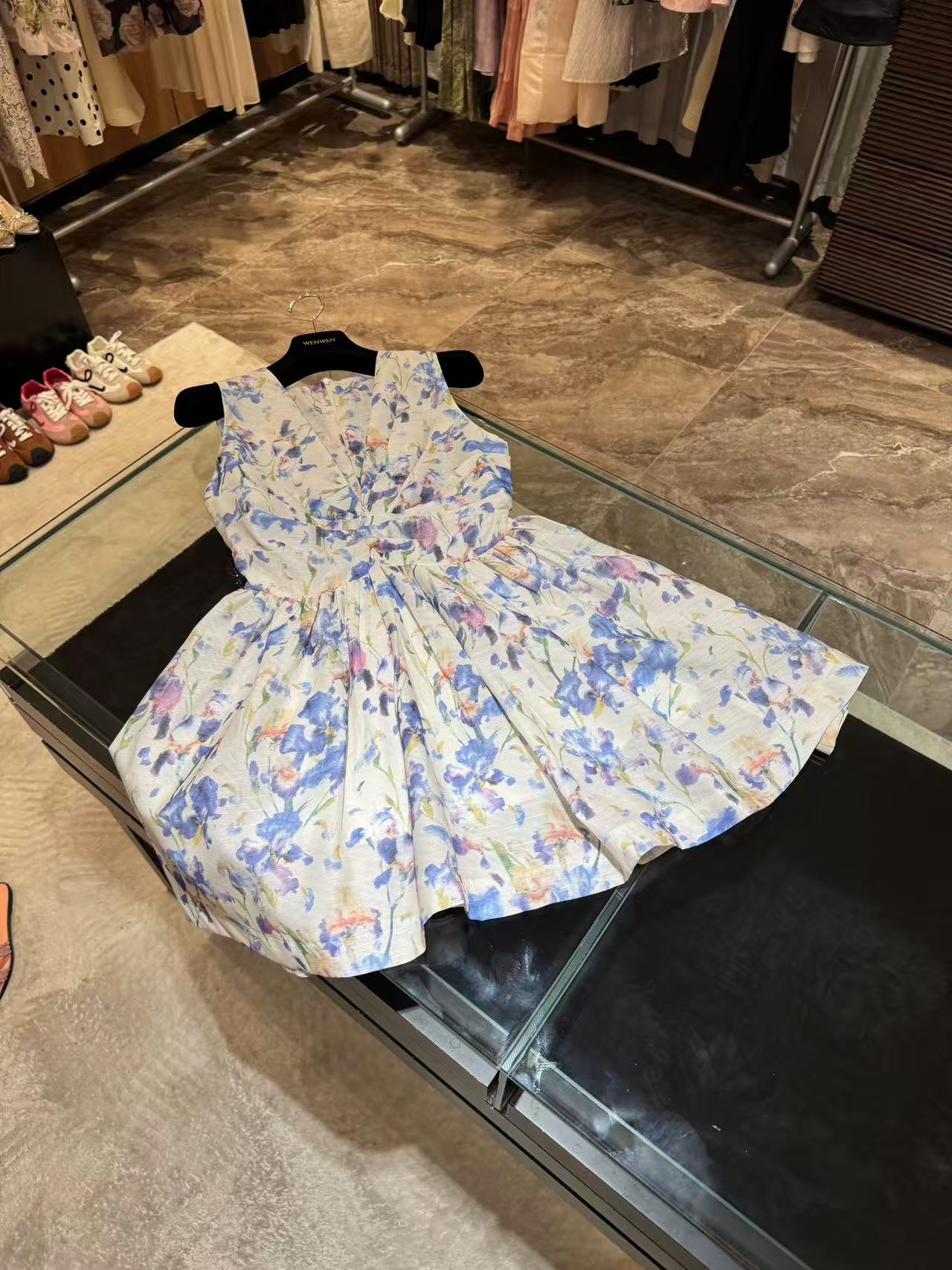 WW2025新款女士时尚夏季碎花无袖连衣裙W201221