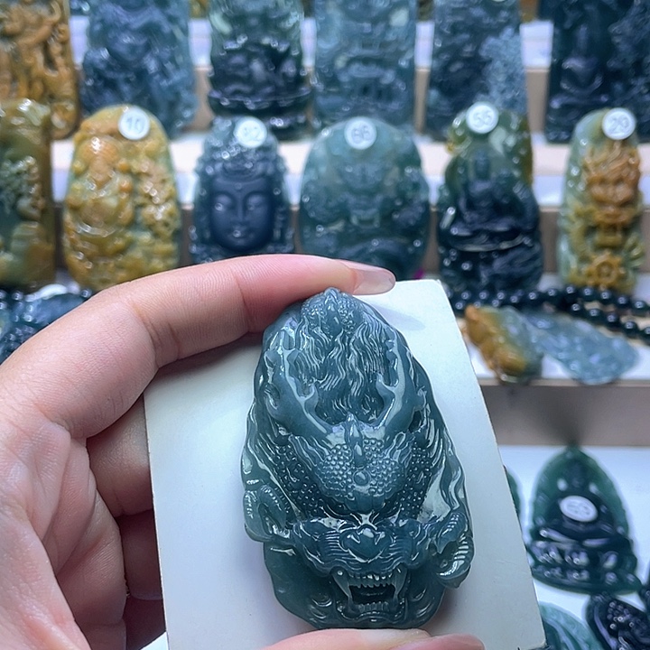 翡翠未镶嵌颈饰翡翠未镶嵌