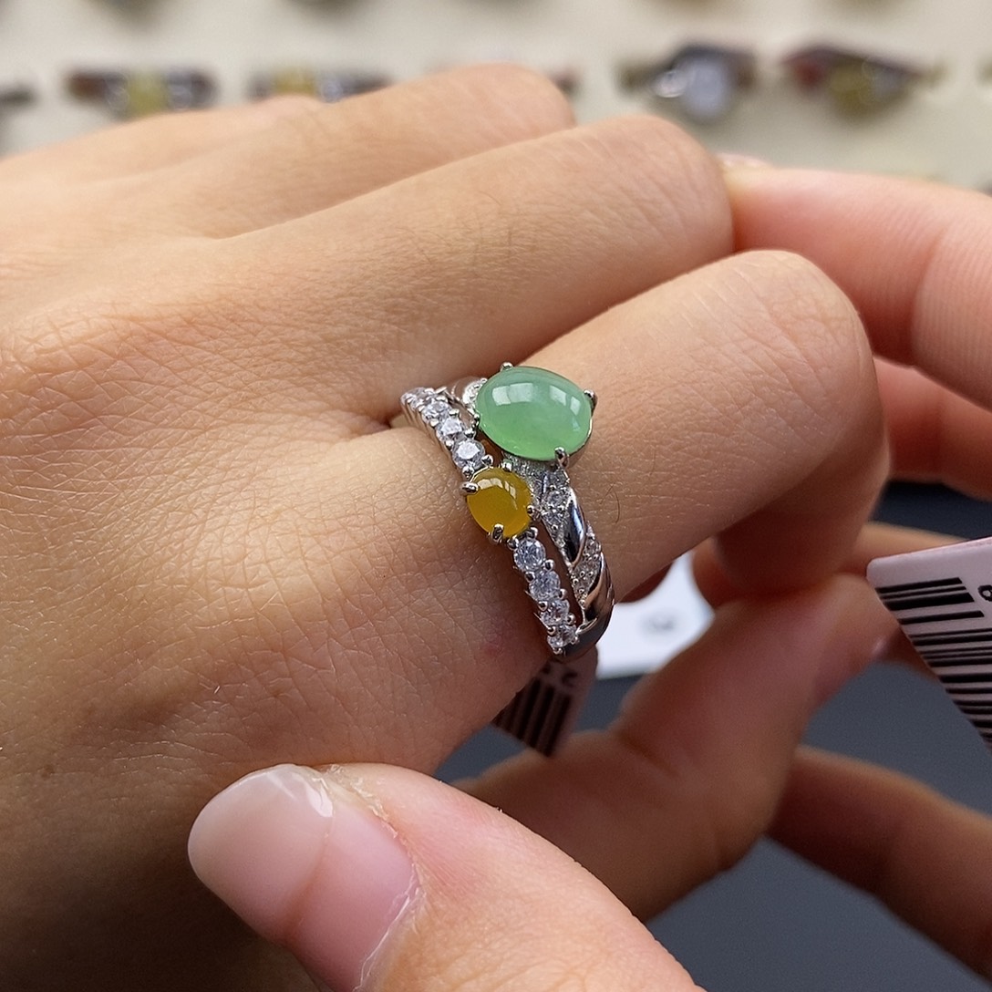 H***k翡翠银S925镶嵌戒指