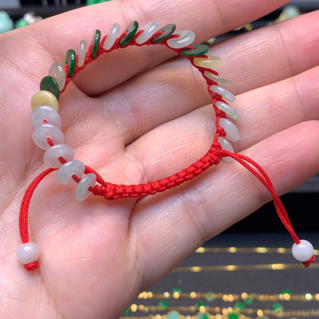 翡翠未镶嵌颈饰有纹裂