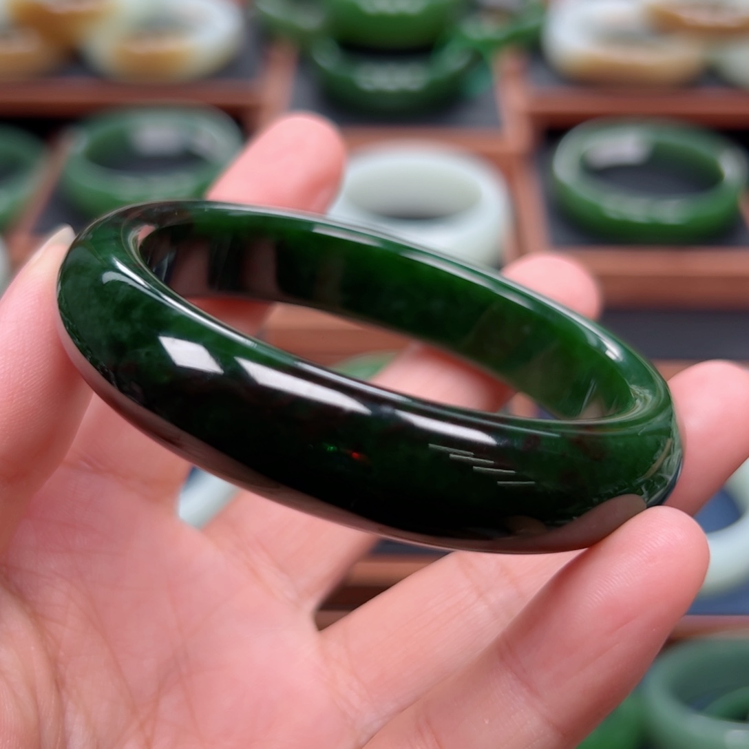 未镶嵌手镯和田玉（碧玉）