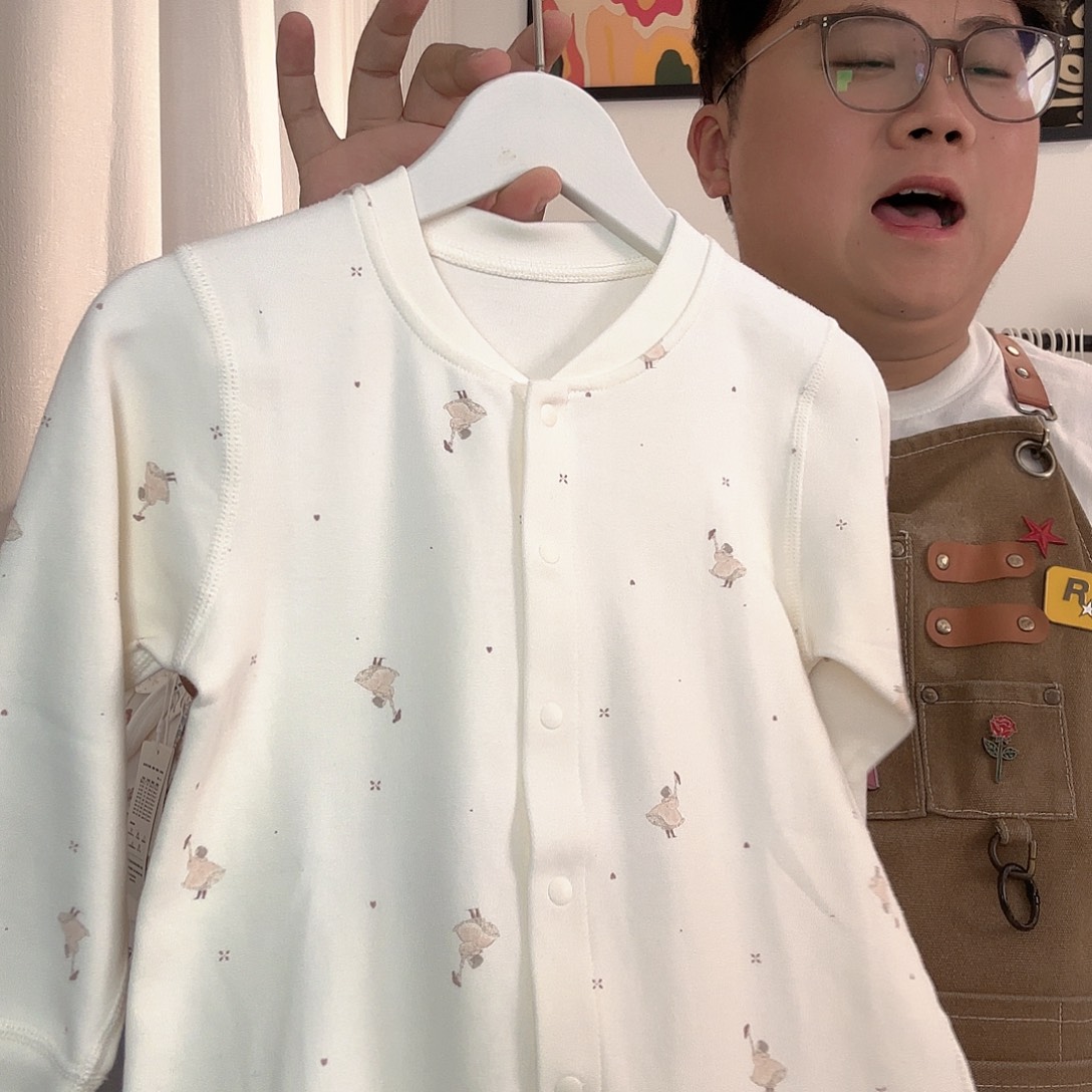 静***小姑娘长袖长爬90