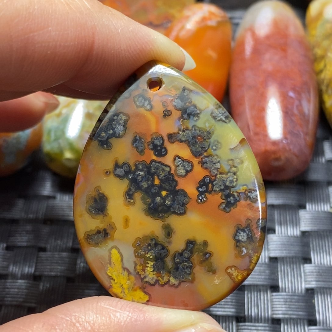 玛瑙/玉髓颈饰未镶嵌