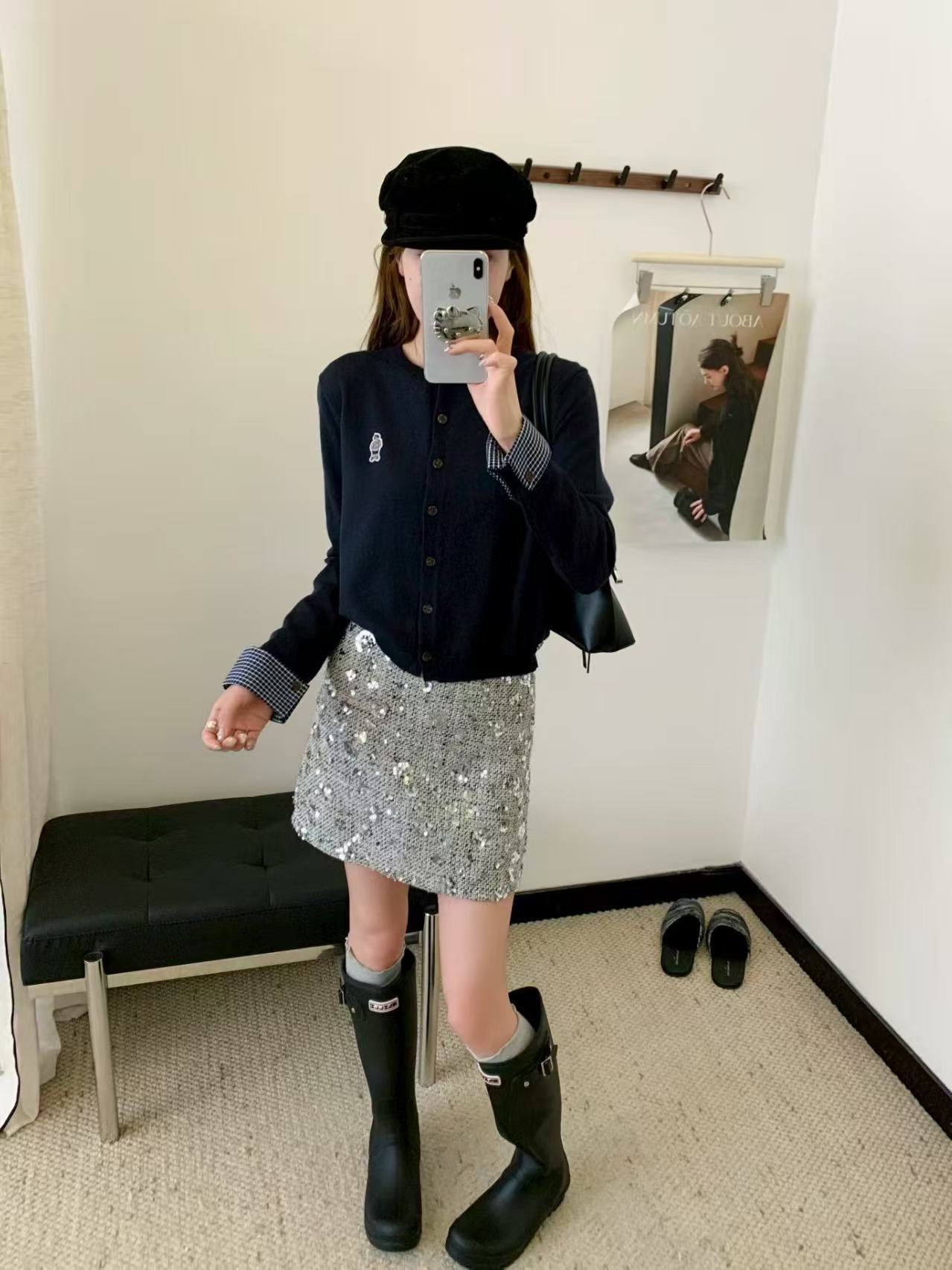 小熊女装毛衣针织秋季新款简约时尚轻薄圆领两色开衫126