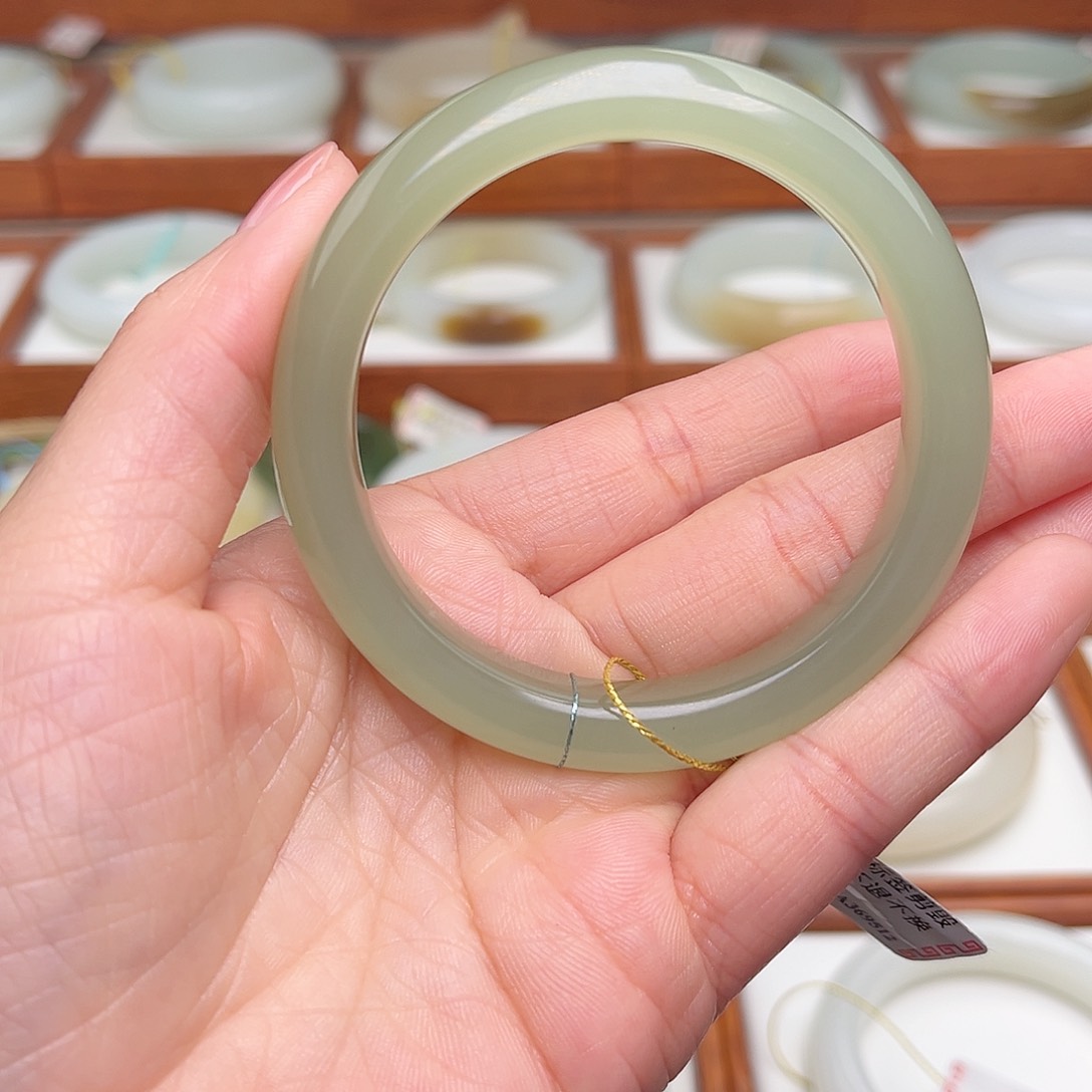 和田玉手镯未镶嵌54.2