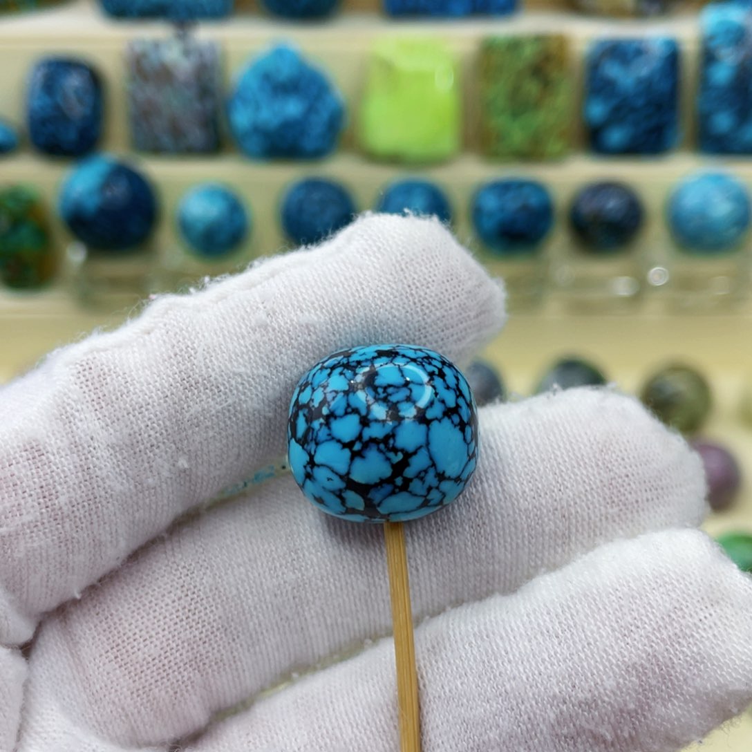 未镶嵌绿松石颈饰