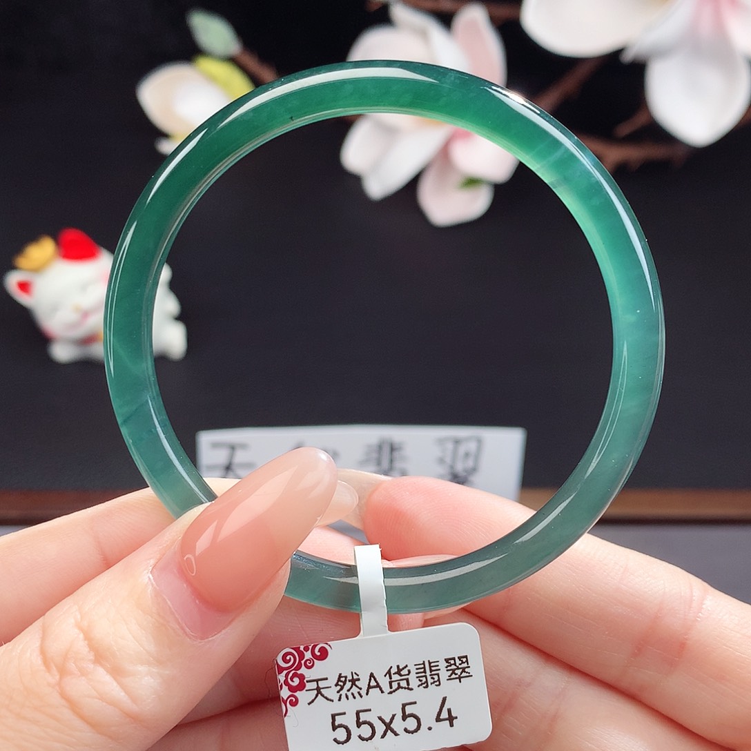 翡翠手镯（圆镯）未镶嵌鎏**韵