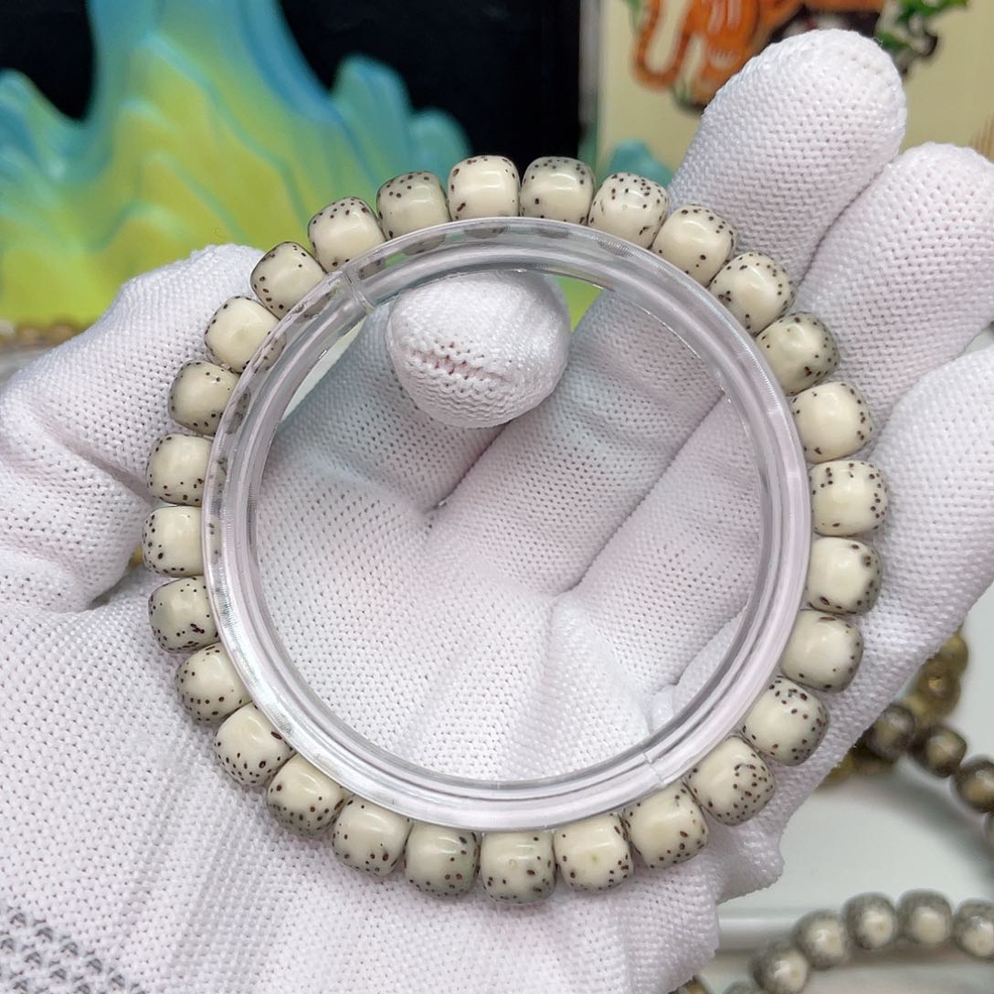 星月菩提手串04。8/7灰绿背河豚