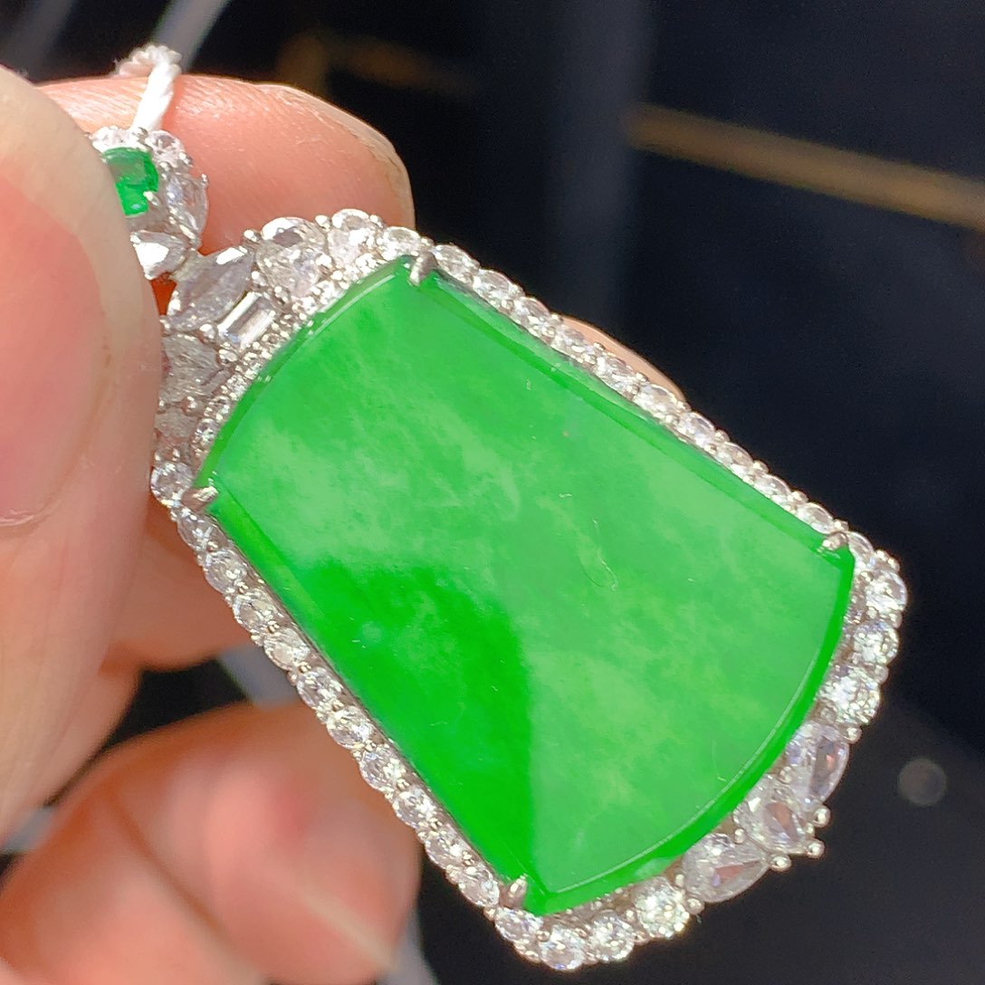 翡翠颈饰银S925镶嵌吊坠