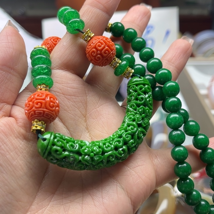 石英质玉颈饰未镶嵌