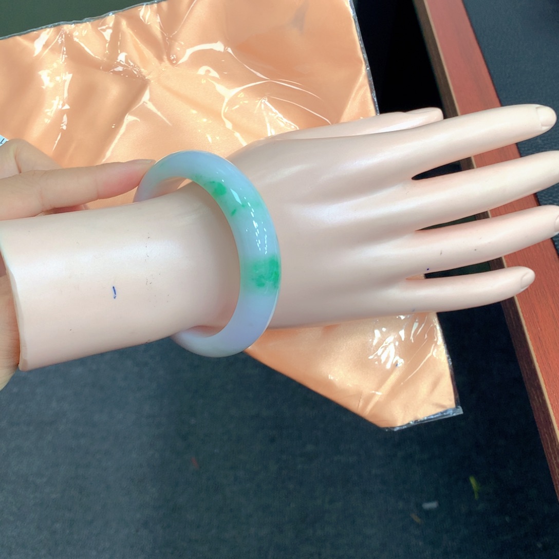 翡翠未镶嵌手镯1号