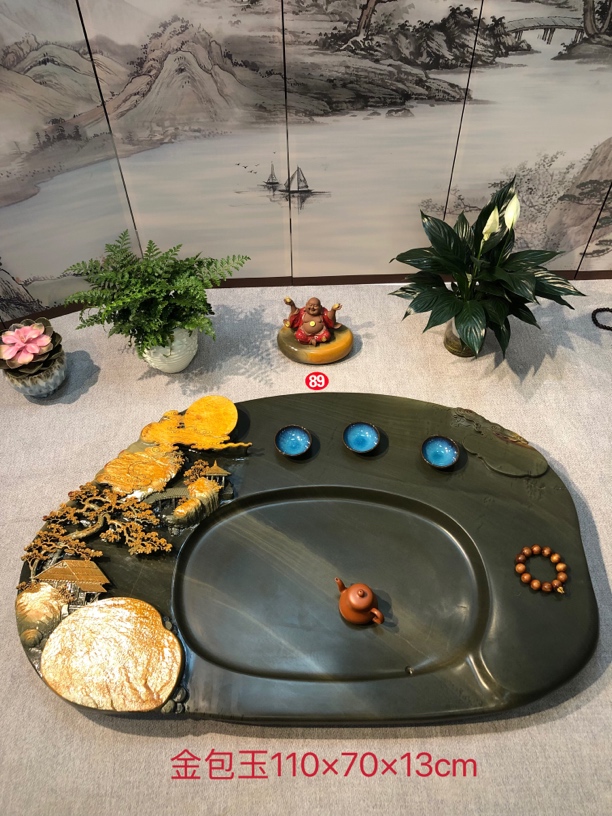 精品金包玉山水雕刻茶台