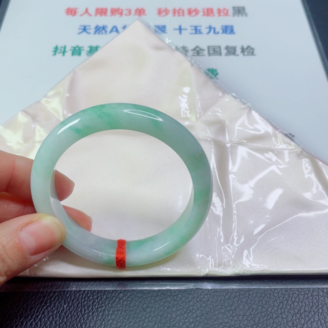 翡翠手镯未镶嵌馋*?