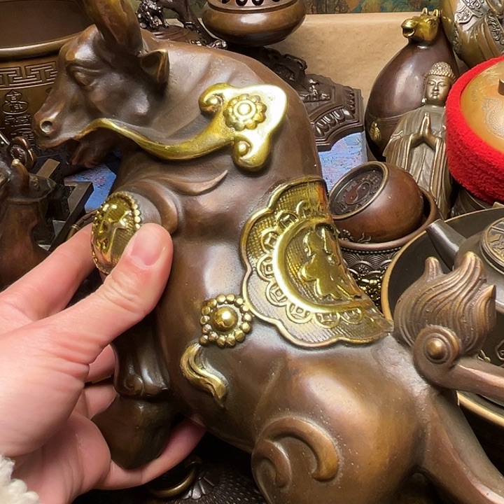 精美铜器批发档口