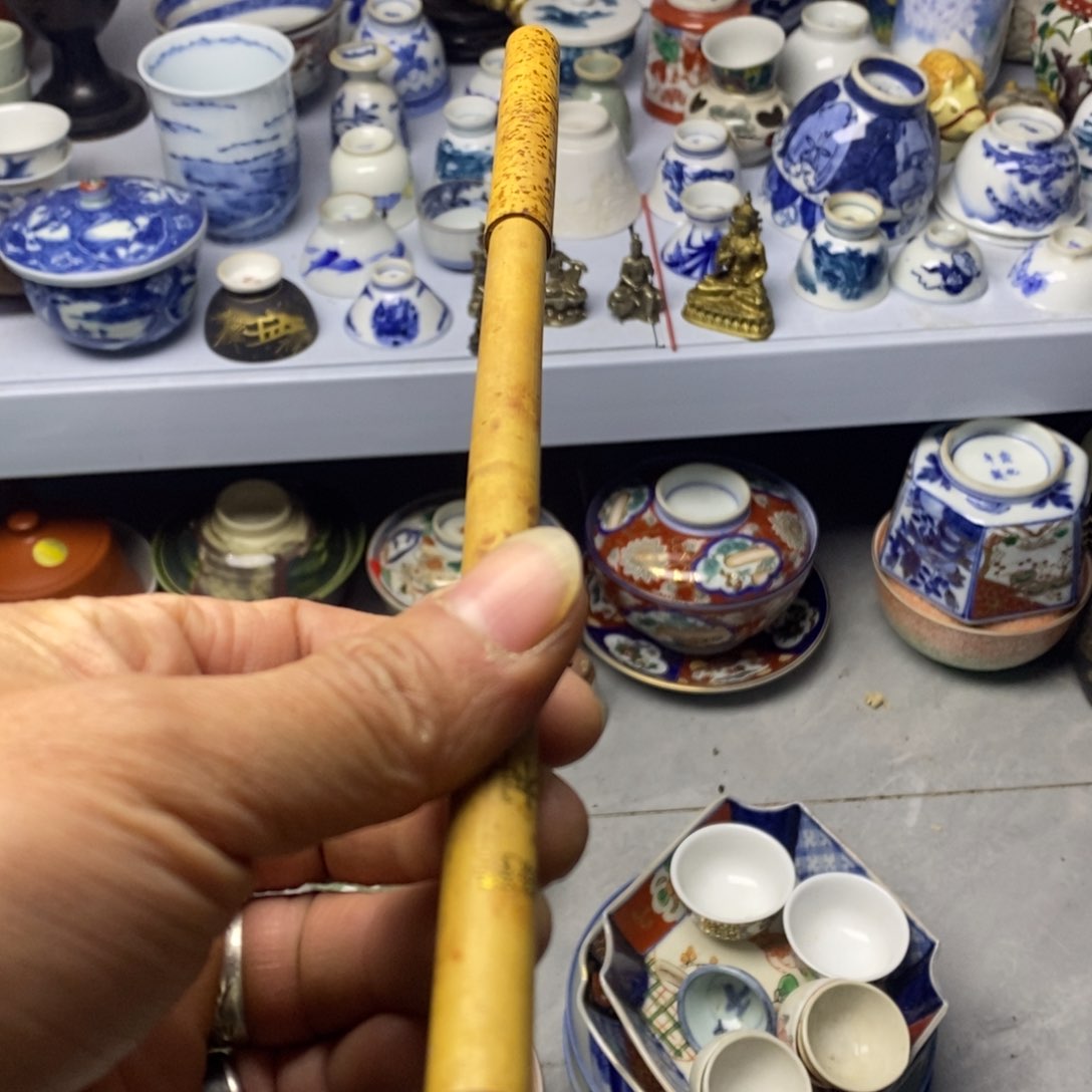 瓷片是一个充满生机盎然朝气勃勃且活力勃勃