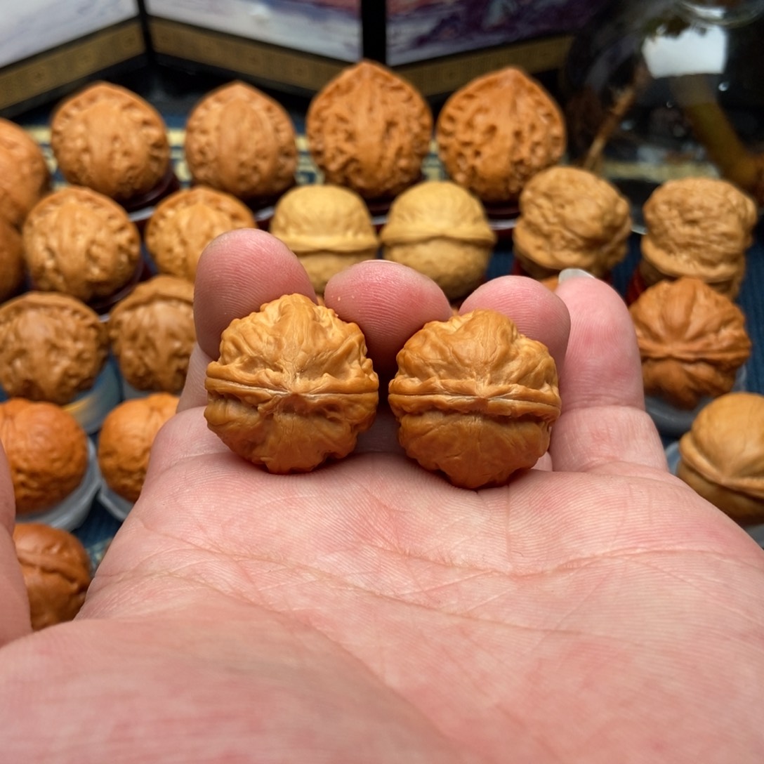 文玩核桃把件金刚石