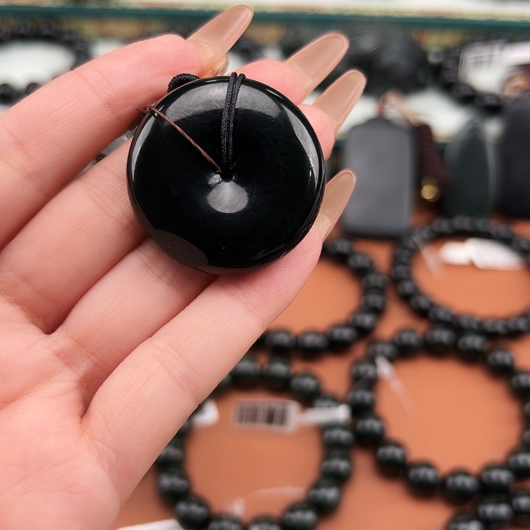 一****和田玉未镶嵌手串