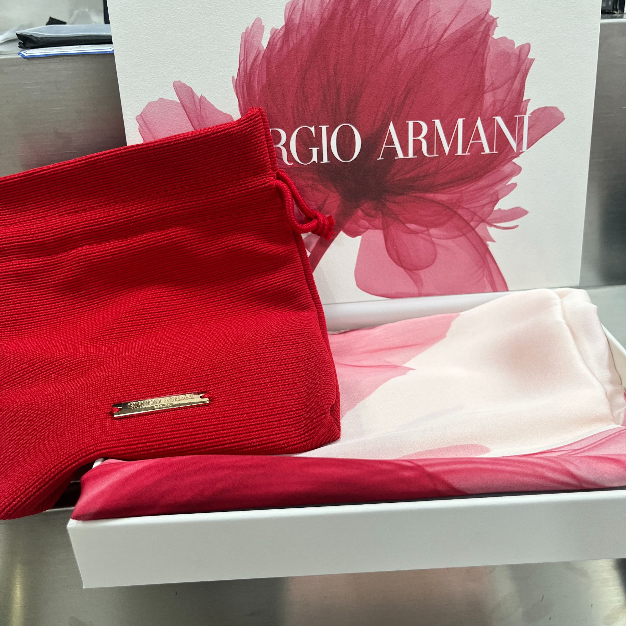 阿玛尼【K602】柜台礼赠化妆包芍药花丝巾护颈围脖薄款围巾带礼盒