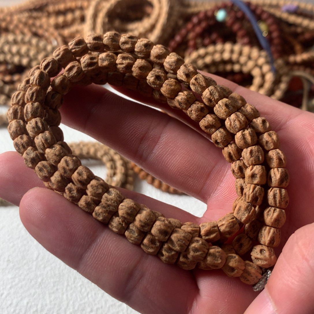 ****渡柏香籽/百香籽吊坠