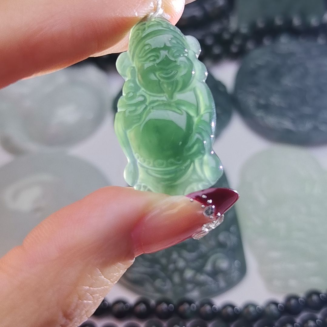 翡翠颈饰未镶嵌天然的A货翡翠多样性发货