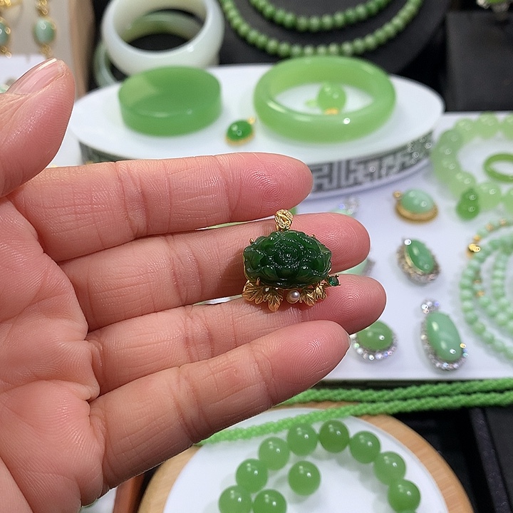 颈饰银S925镶嵌和田玉