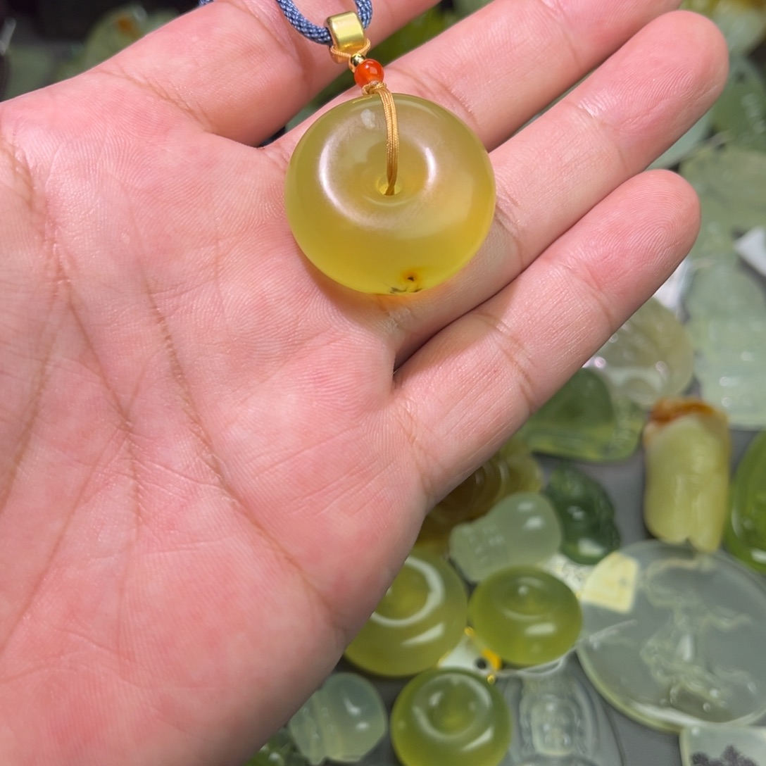 未镶嵌蛇纹石玉颈饰