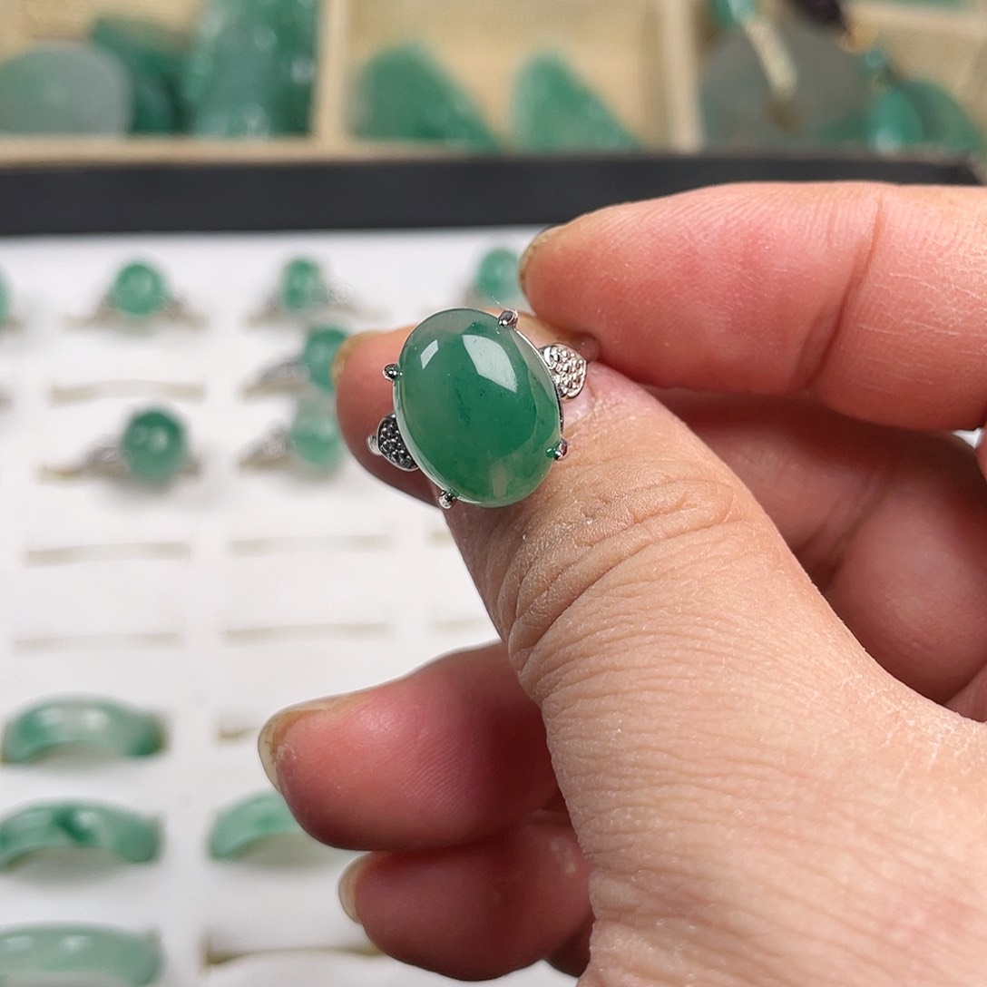 石英质玉戒指未镶嵌