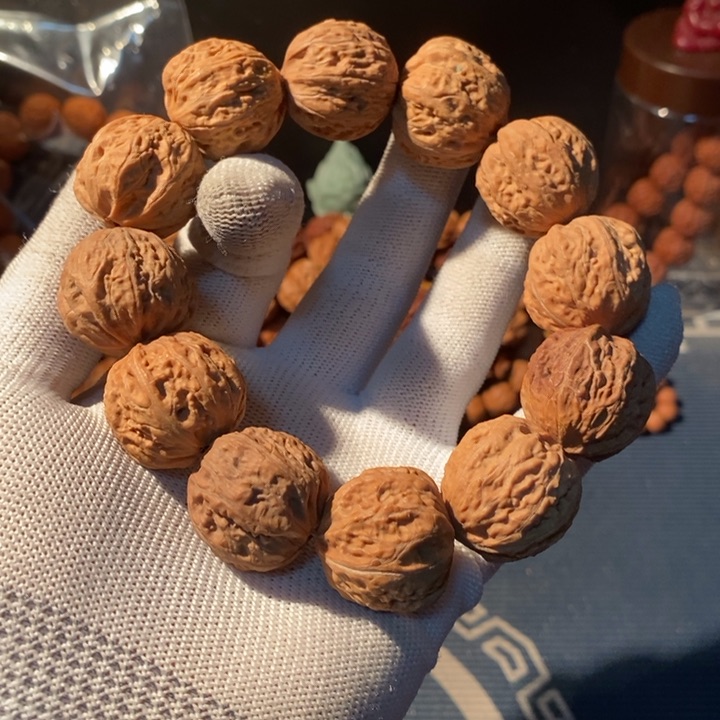 文玩核桃手串……97