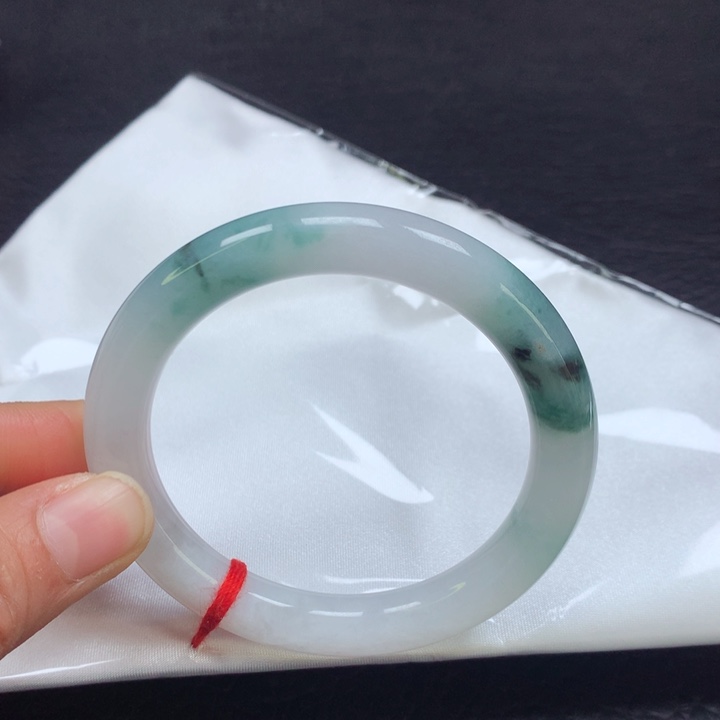 翡翠手镯（圆镯）未镶嵌55➕