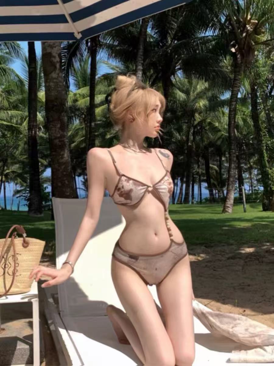 韩版气质显瘦小众带罩衫咖色女士纯欲比基尼泳衣性感连体镂空