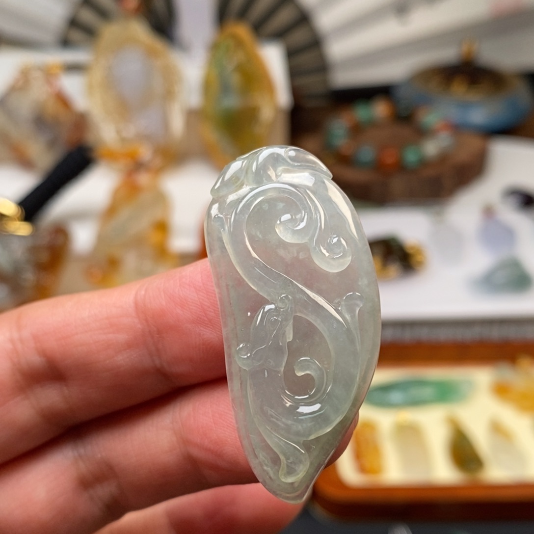 翡翠颈饰未镶嵌缅甸天然翡翠冰件