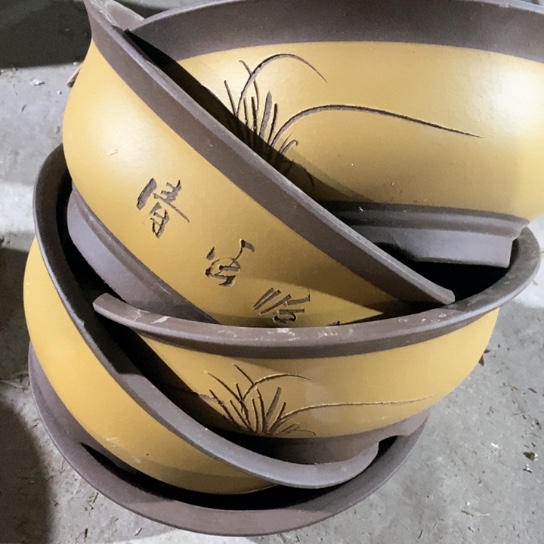 紫砂花盆100.5。 31.5-12.5。