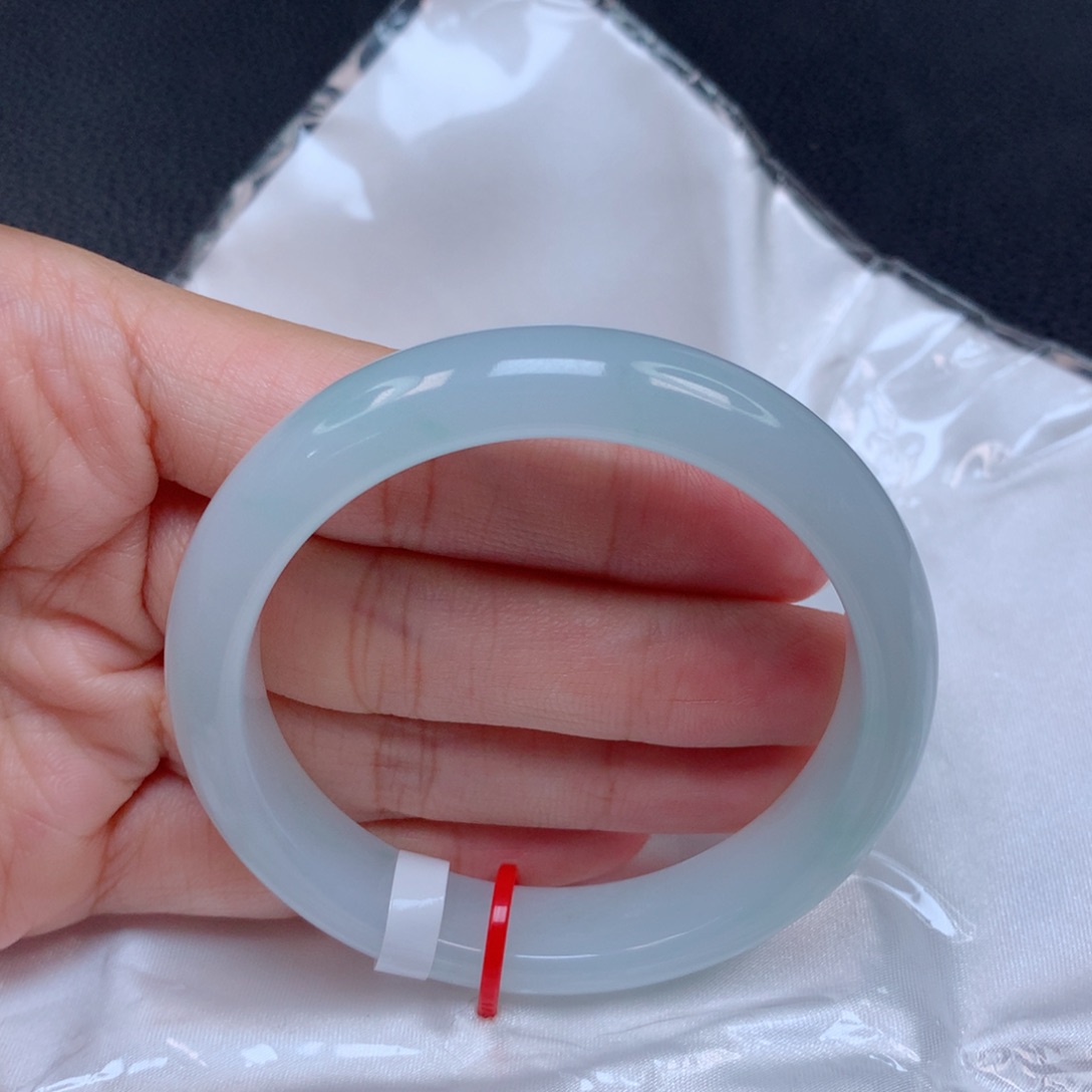 翡翠手镯未镶嵌天然