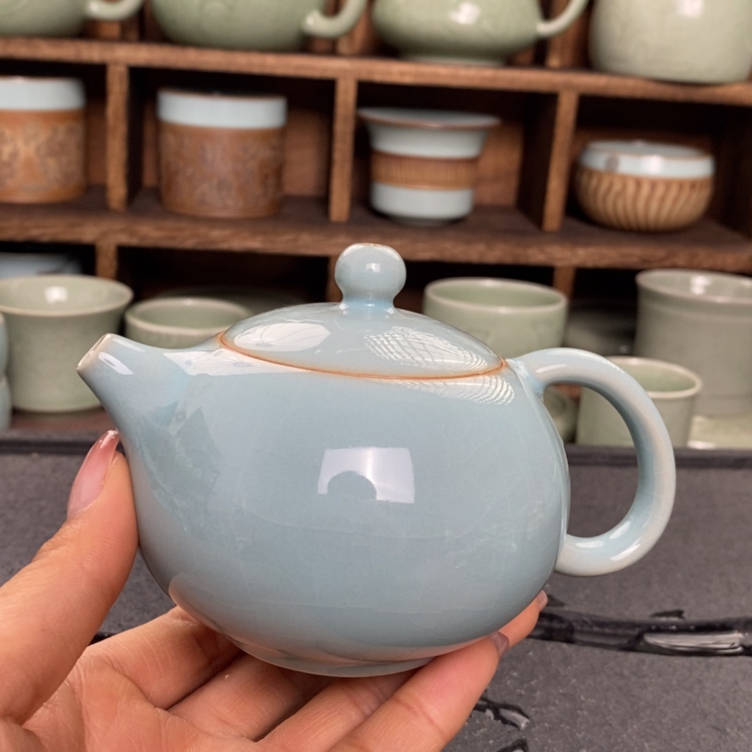 【闪购商品】天青西施壶微微瑕。。。。。。。。
