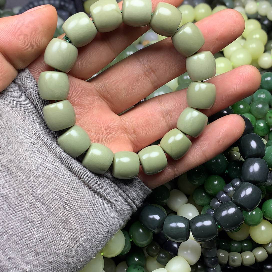 和田玉手链未镶嵌