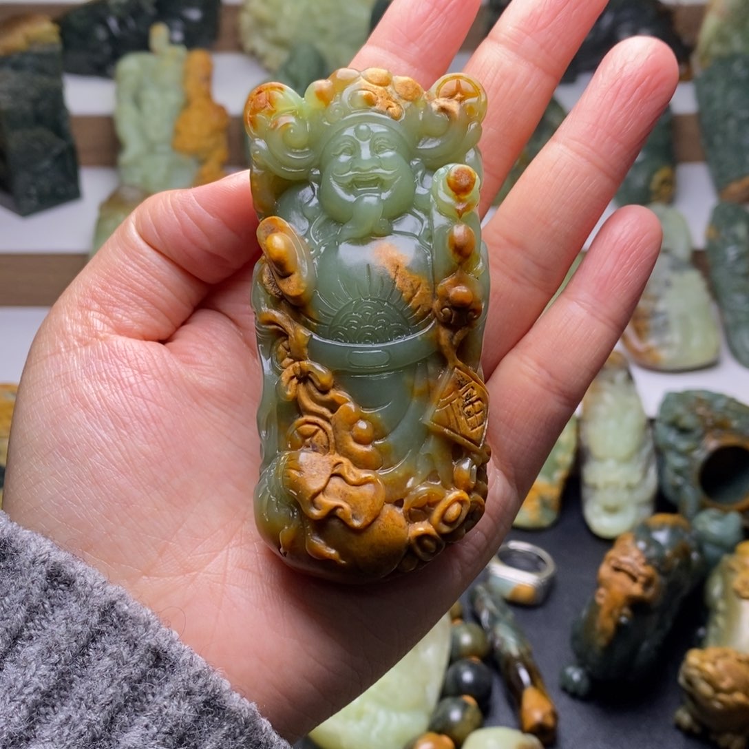 岫岩河磨玉（透闪石质玉）手把未镶嵌逐**辰