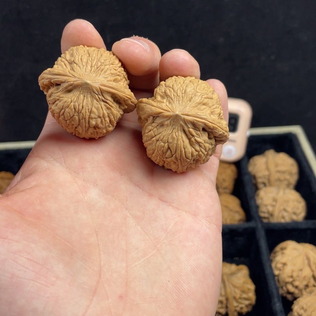 文玩核桃吊坠哈哈哈哈哈哈红杰