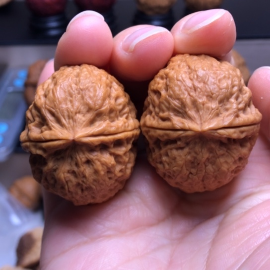 文玩核桃把件云顶绣球36