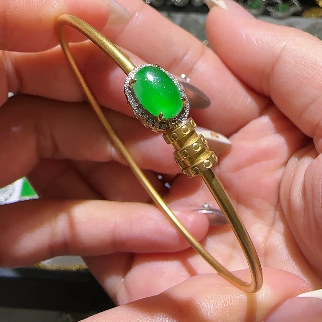 【闪购商品】18K金镶嵌手镯翡翠天然