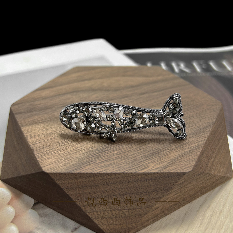 【LXX靓西西】8122鸭嘴夹5.2厘米小鱼精致减龄碎发夹