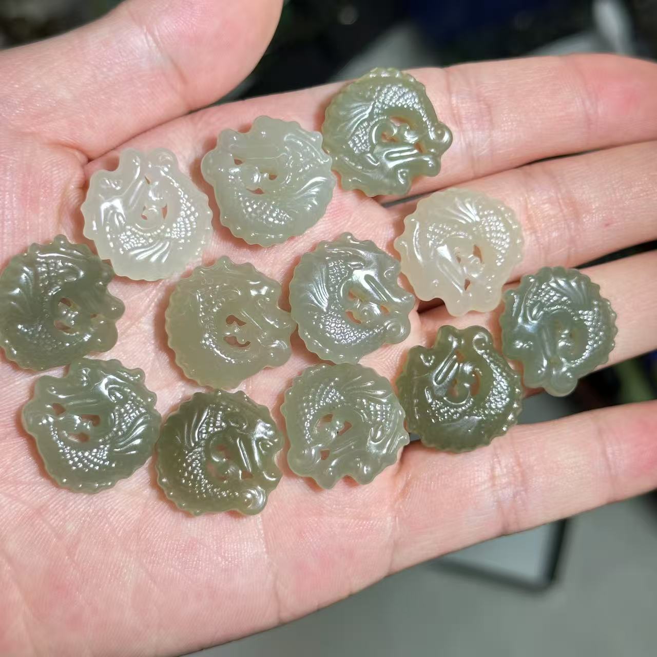 【N31】和田玉鱼化龙吊坠多样性发其一