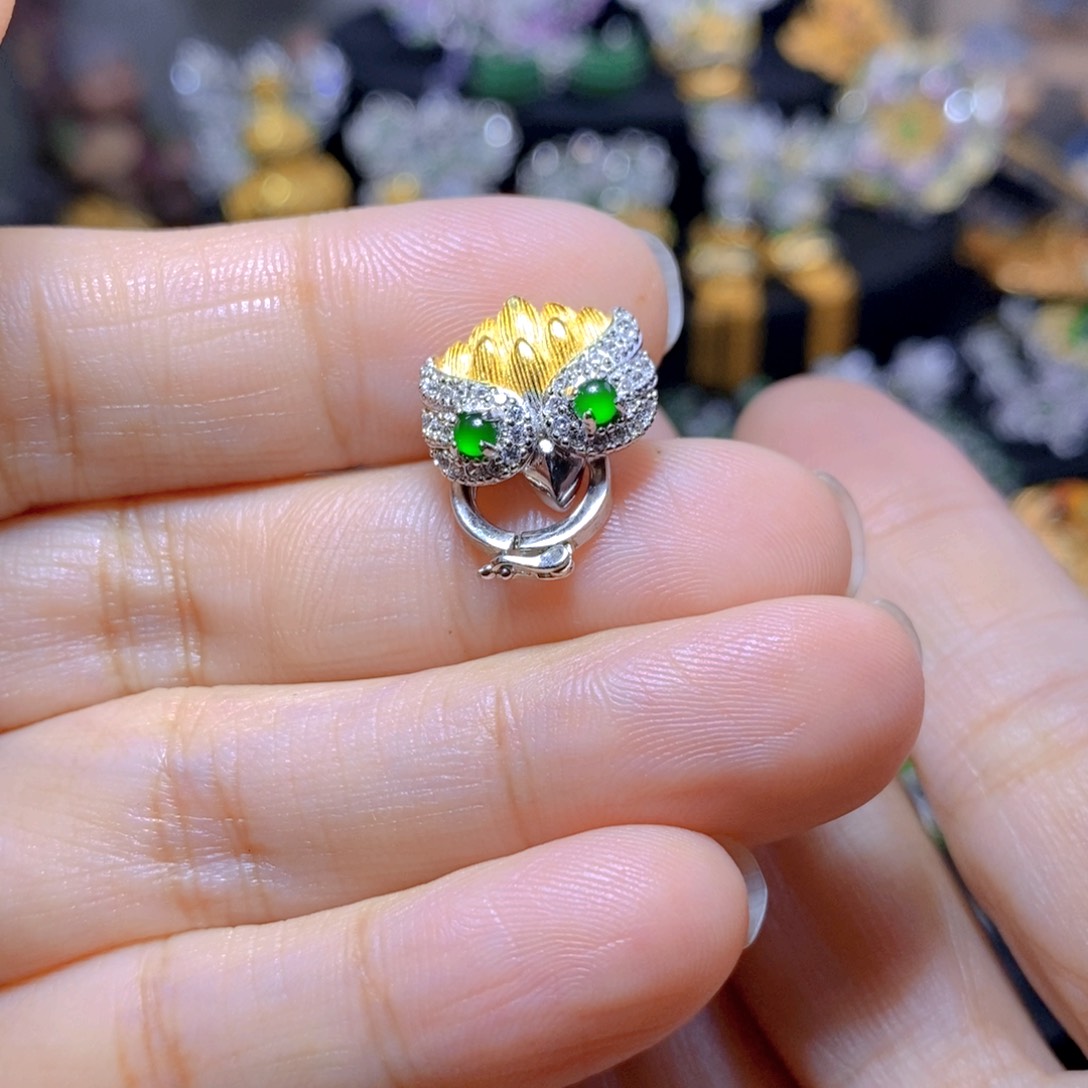 翡翠银S925镶嵌耳钉天然翡翠