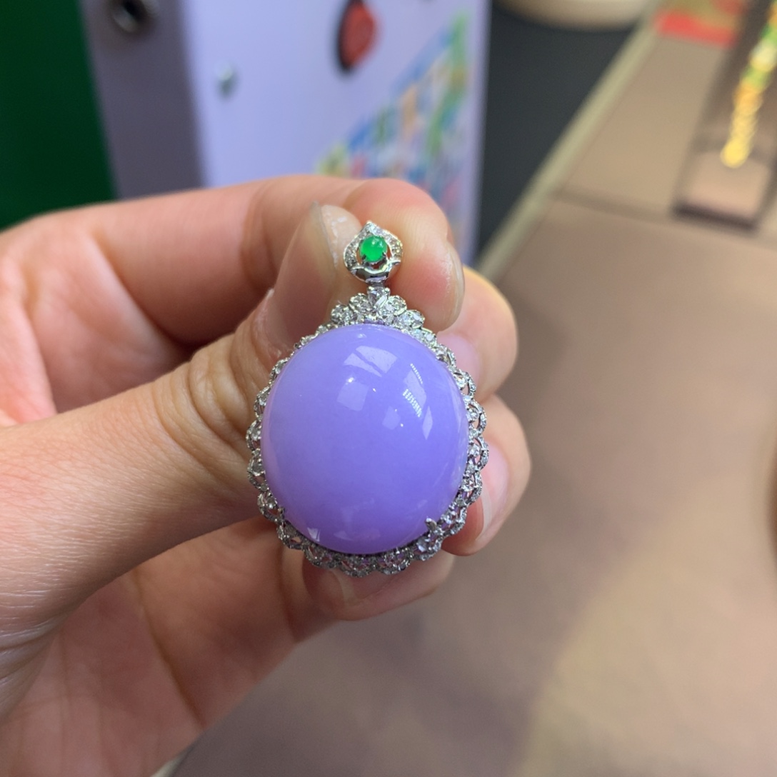 佳***洛翡翠18K金镶嵌颈饰翡翠